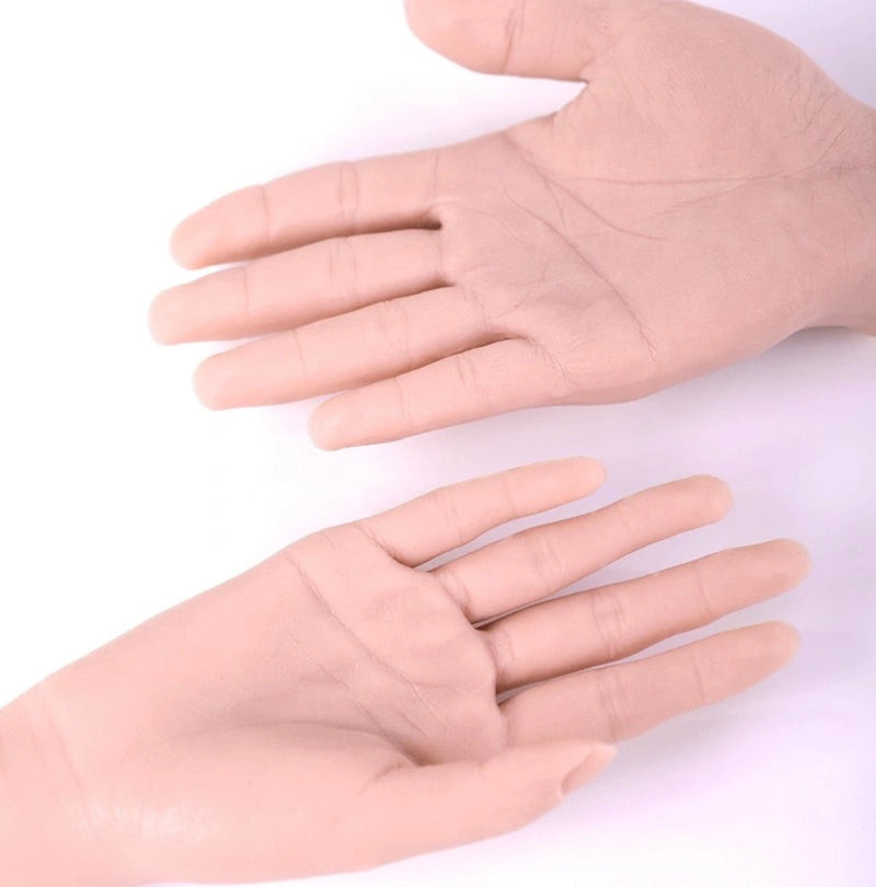 Silicone Hand Model for Tattoo Training with Realistic Skin Texture